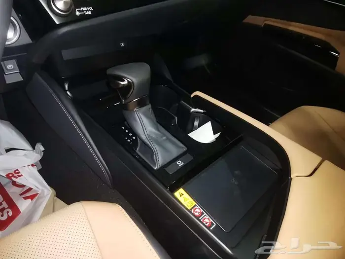 لكزس ES250 AA بنزين V4 اسود وتيتانيوم 2025 سعودي 11