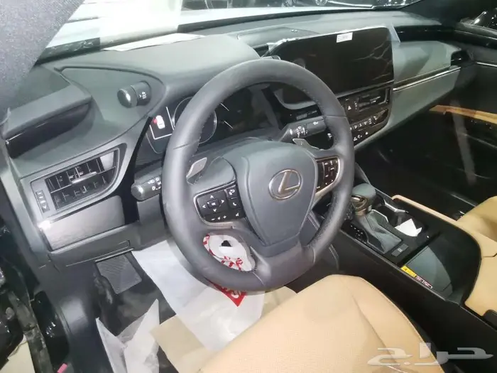 لكزس ES250 AA بنزين V4 اسود وتيتانيوم 2025 سعودي 10