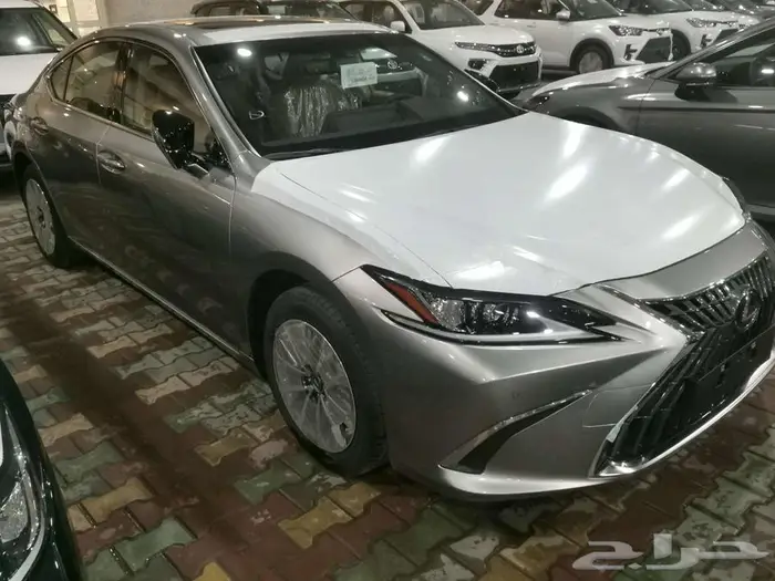 لكزس ES250 AA بنزين V4 اسود وتيتانيوم 2025 سعودي 6