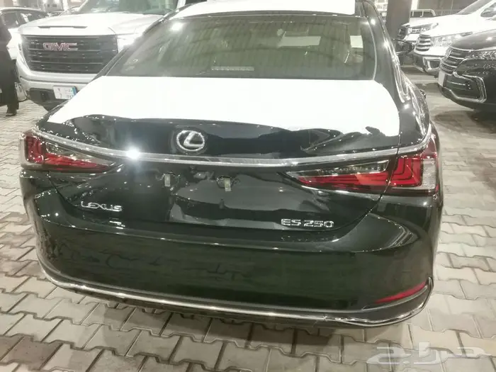 لكزس ES250 AA بنزين V4 اسود وتيتانيوم 2025 سعودي 5