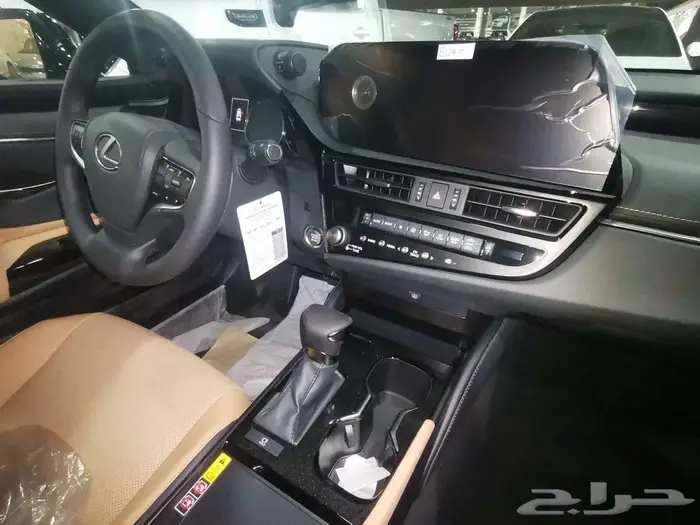 لكزس ES250 AA بنزين V4 اسود وتيتانيوم 2025 سعودي 13
