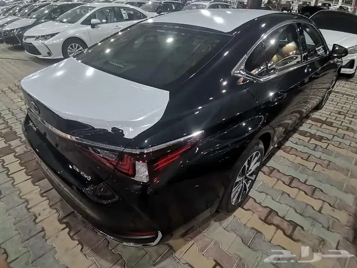 لكزس ES250 AA بنزين V4 اسود وتيتانيوم 2025 سعودي 4