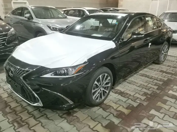 لكزس ES250 AA بنزين V4 اسود وتيتانيوم 2025 سعودي 1