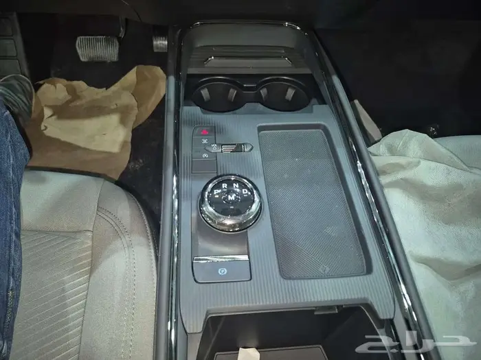 فورد تورس امبيانتى استاندر 2026 11