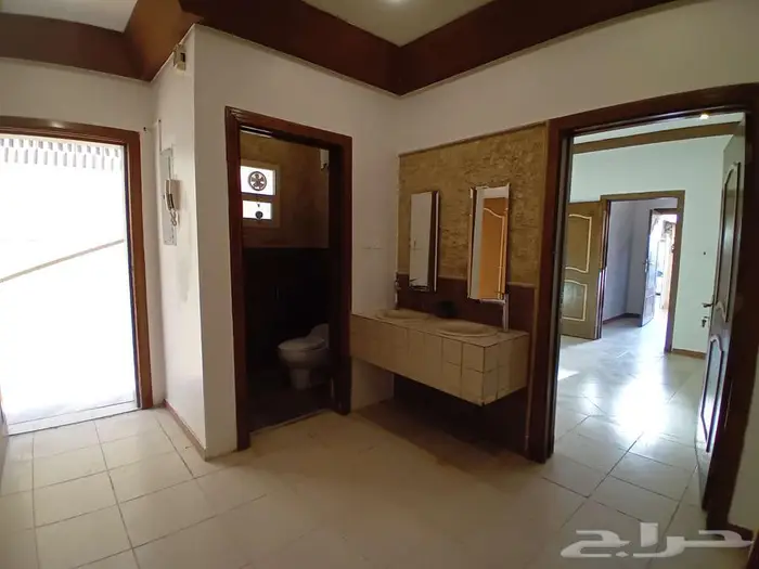 دور أرضي للإيجار في حي الياسمين 12