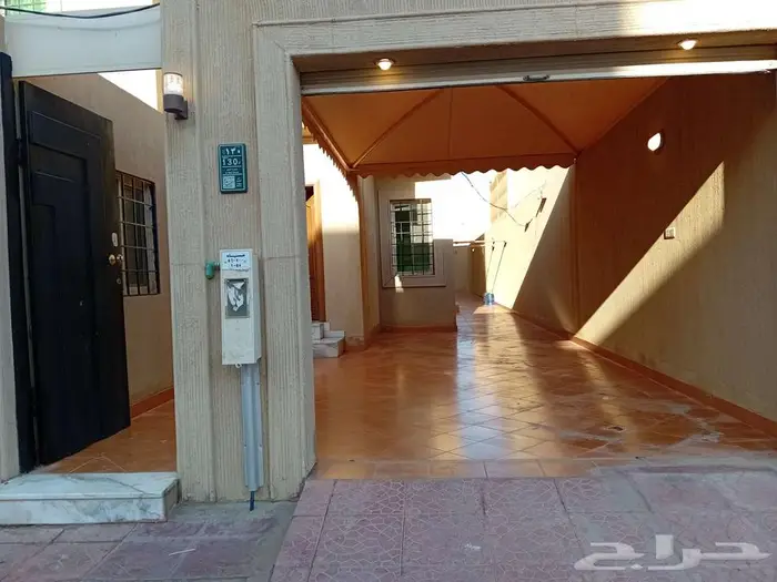 دور أرضي للإيجار في حي الياسمين 1