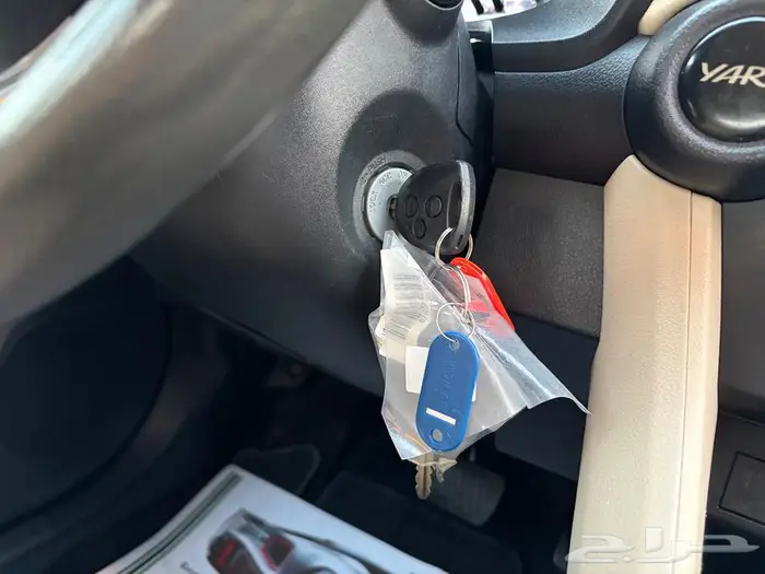 تويوتا يارس 2023 فئة Y (شاشة-جنوط) 15