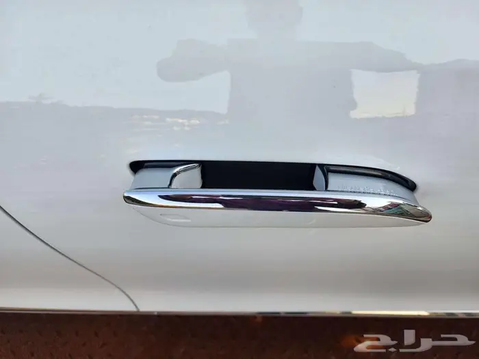 مرسيدس E300 موديل 2025 اصفار 13