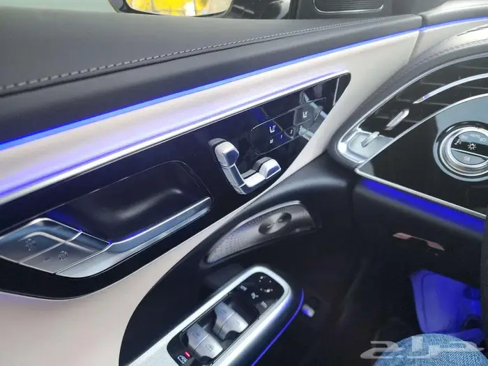 مرسيدس E300 موديل 2025 اصفار 22