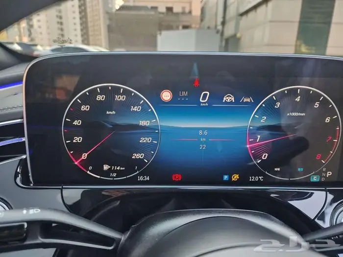 مرسيدس E300 موديل 2025 اصفار 17