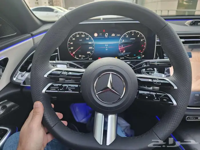 مرسيدس E300 موديل 2025 اصفار 14