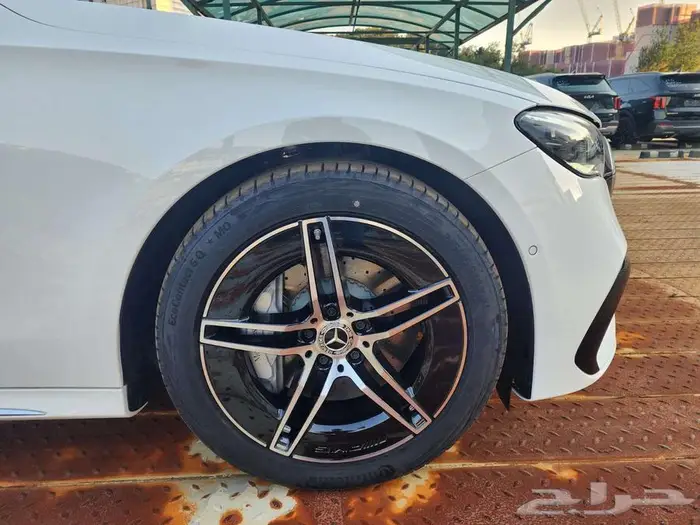 مرسيدس E300 موديل 2025 اصفار 27