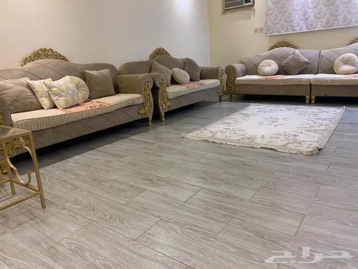 بيع كنب ملكي مع مرفقاته 1