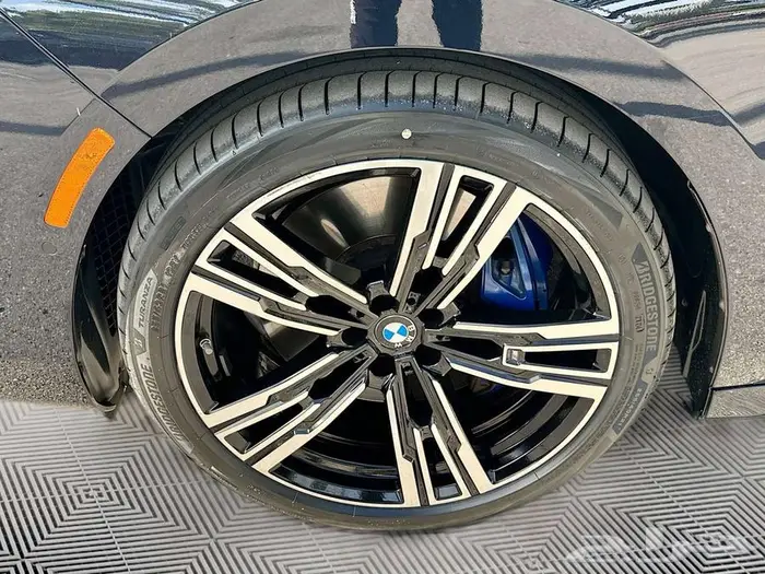 BMW 740I 2023 بسعر 323 الف واصله للبيت 10