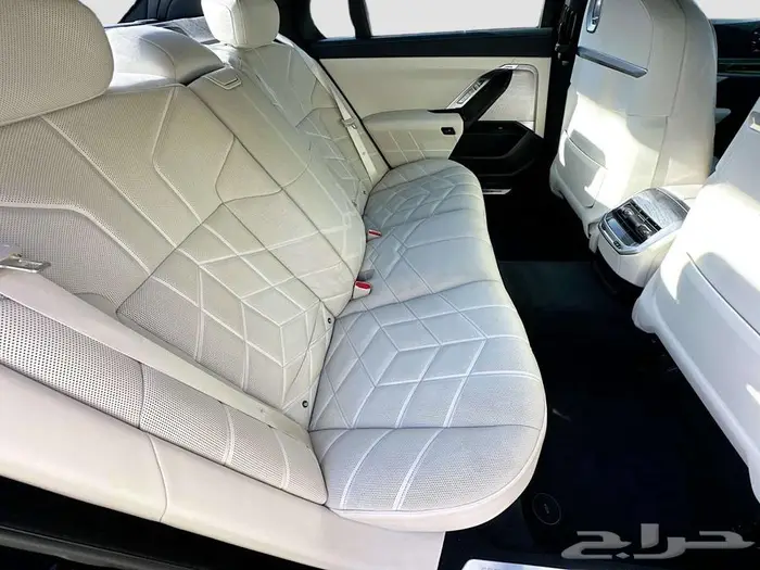 BMW 740I 2023 بسعر 323 الف واصله للبيت 33