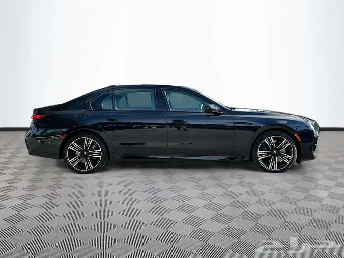 BMW 740I 2023 بسعر 323 الف واصله للبيت 3
