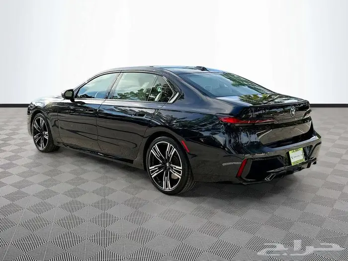 BMW 740I 2023 بسعر 323 الف واصله للبيت 5