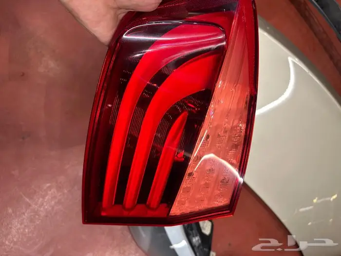 قطع للبيع واجهة وخلفية شمعات BMW F10 523 2011 11