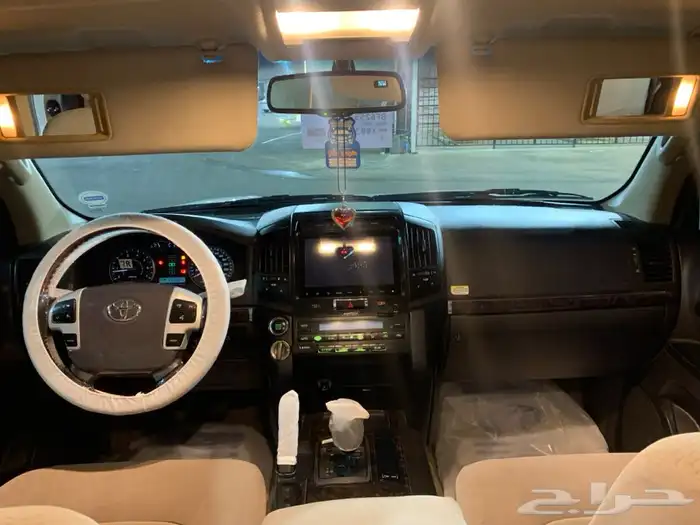 جي اكس لاندكروزر 12