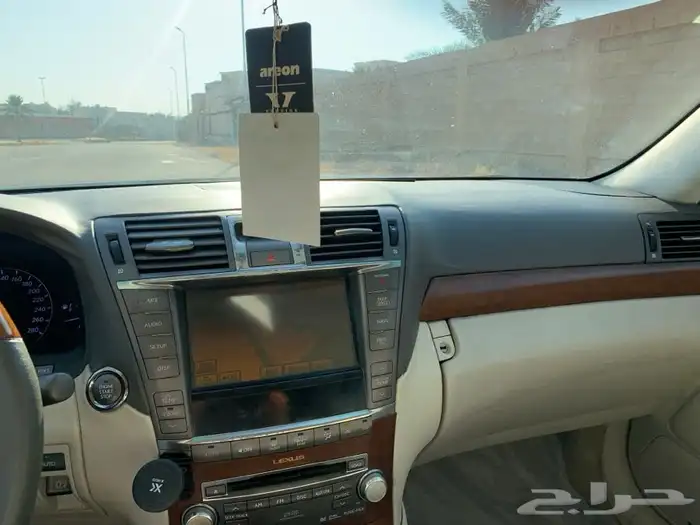 لكزس LS2010 8