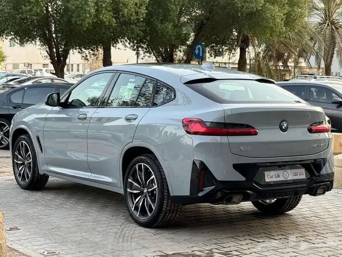بي ام دبليو X4-2025 ام كت جديد 6