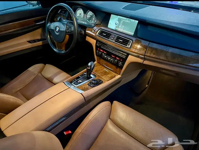 للبيع BMW 740 Li فل كامل لون مميز 2012 نظيف جدا 14