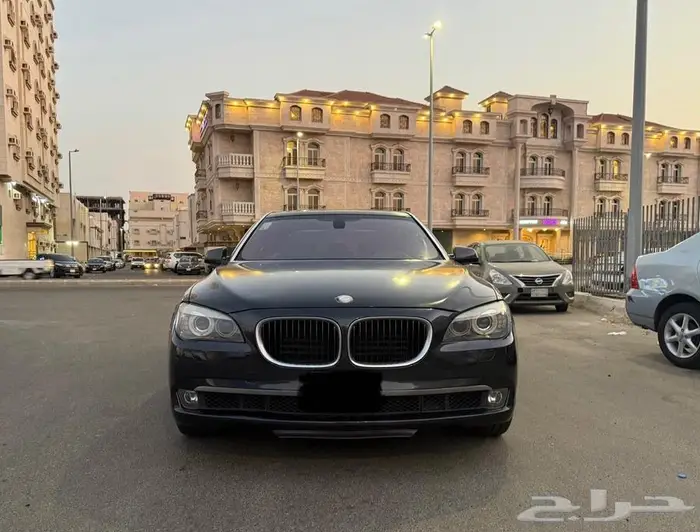 للبيع BMW 740 Li فل كامل لون مميز 2012 نظيف جدا 0