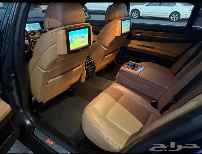 للبيع BMW 740 Li فل كامل لون مميز 2012 نظيف جدا 19