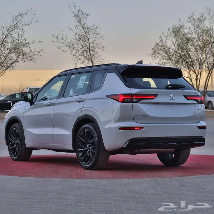 ميتسوبيشي اوتلاندر استندر دبل وبدون نص فل و بريميوم اقل سعر 6