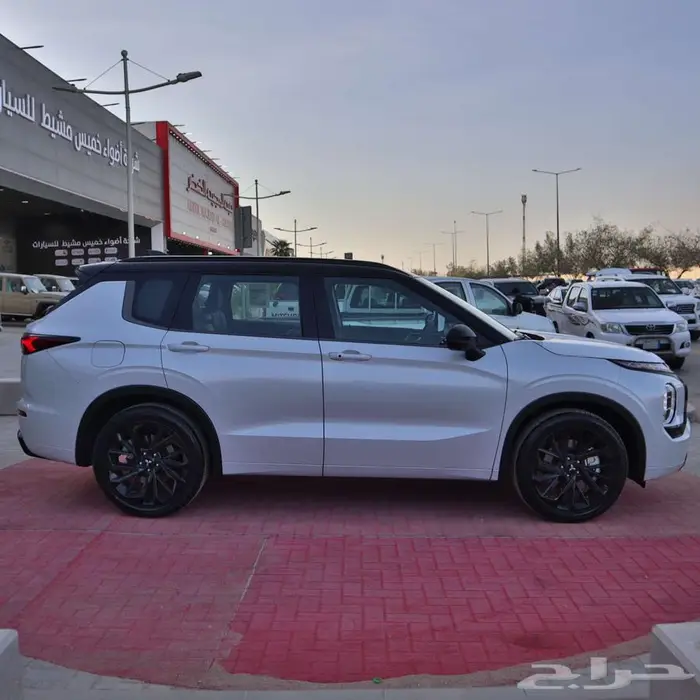 ميتسوبيشي اوتلاندر استندر دبل وبدون نص فل و بريميوم اقل سعر 3