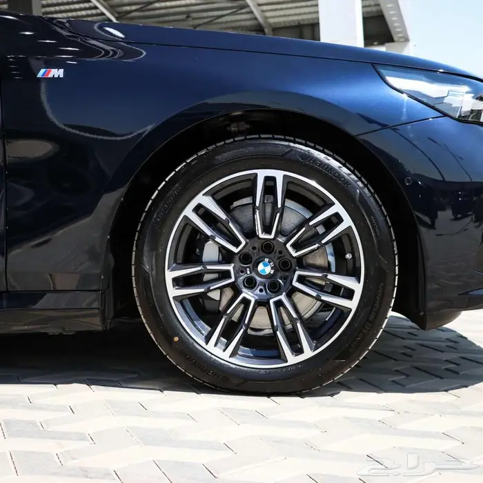 بي ام دبليو 530LI جديد 2025 14