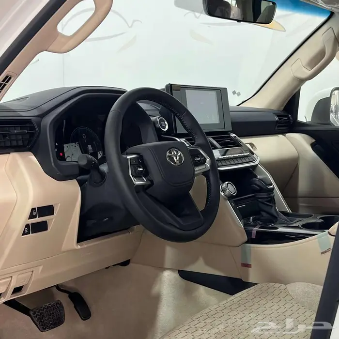 لاندكروزر GXR رقم 2 دبل بنزين بريمي 2025 عرض 263 الف ريالد 7