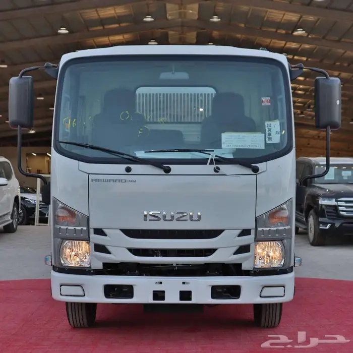 ايسوزو قلاب 2025 3 طن ياباني بسعر منافس 10