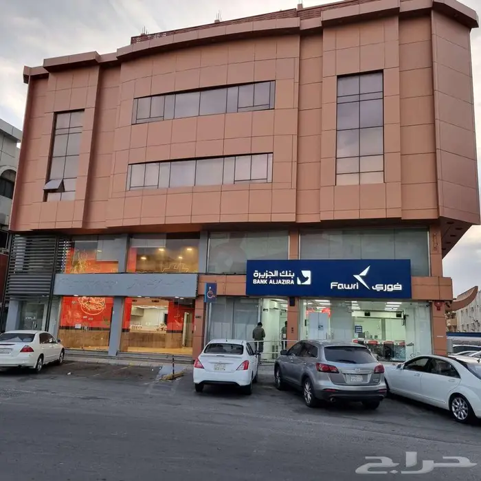 2 معارض مع ميزان للايجار تقاطع ش عبدالرحمن السديرى مع صارى 1