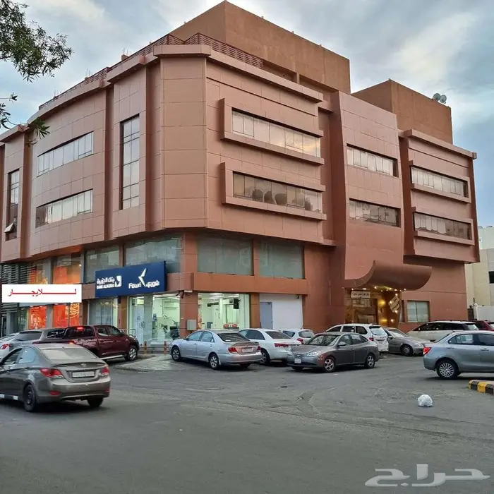 2 معارض مع ميزان للايجار تقاطع ش عبدالرحمن السديرى مع صارى 2