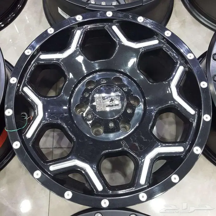 يتوفر لدينا جنوط فورد رابتر 11