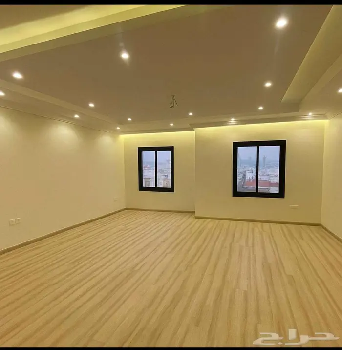 شقة فاخرة للايجار السنوي في الاسكان 1