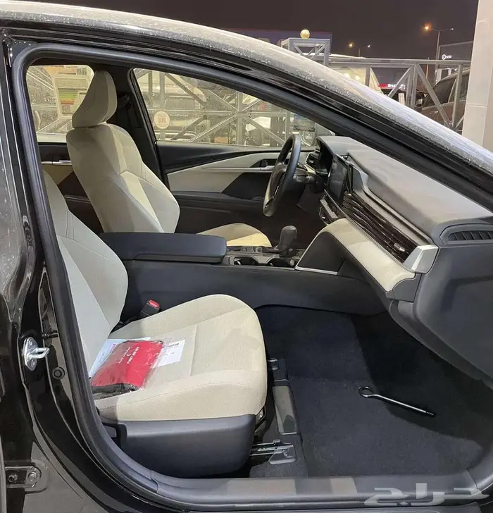 تويوتا كامري استاندر بنزين 2025 7