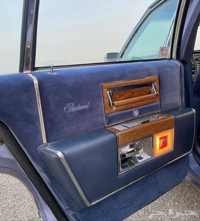 كاديلاك 1984 ( بحالة المصنع وكالة ) 5