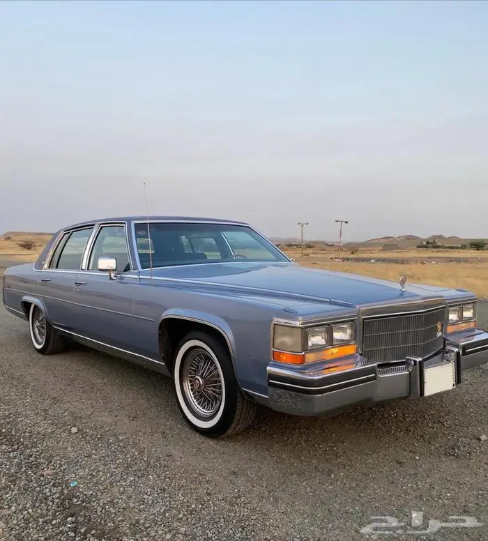 كاديلاك 1984 ( بحالة المصنع وكالة ) 2