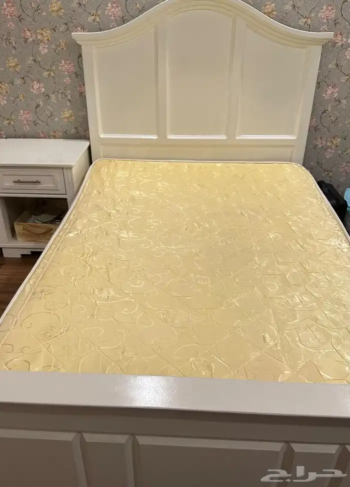 سرير بطراحته والكوميدينه 0