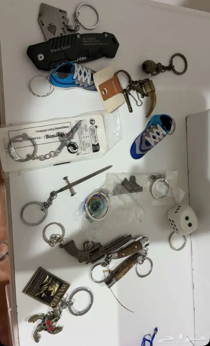 للبيع ميداليات ومسابيح 0