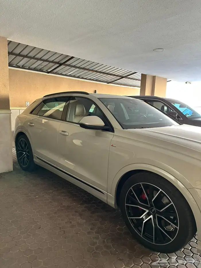 اودي Q8 ممشى قليل تحت الضمان والصيانة 2