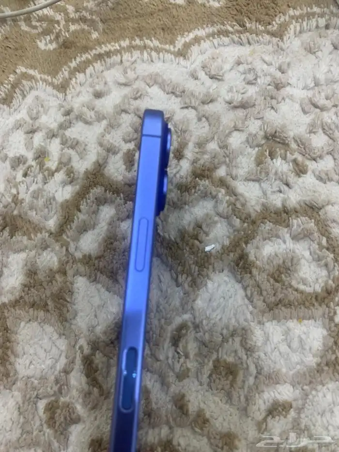 آيفون 16 العادي 4