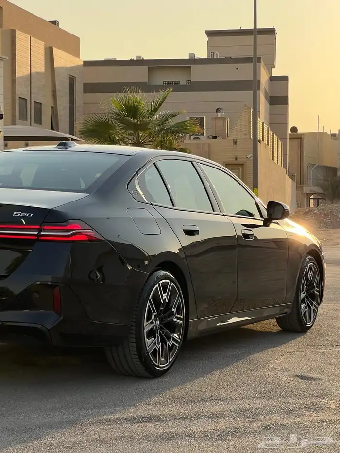 للبيع بي ام الفئة الخامسة 520i سعودي 5