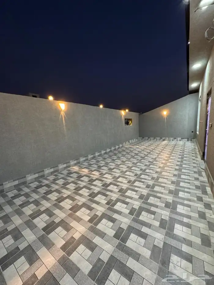 شقه للبيع 12