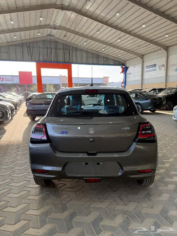 سوزوكي سويفت GLX 2025 2