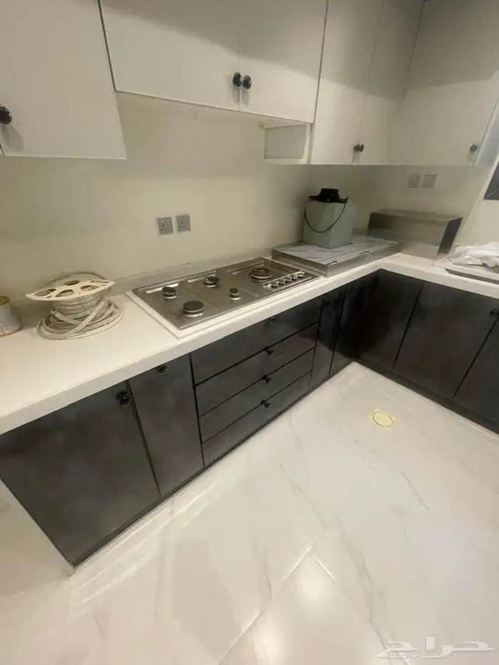 دور علوي للايجار في حي الحزم مخطط العثمان جنب جامع الفواز 3