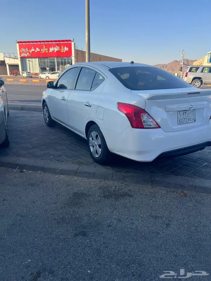 للبيع سيارة صني موديل 2015 1