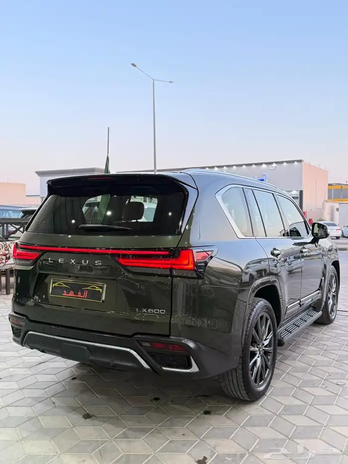 لكزس - 2023 - LX600 - اف اسبورت - فل كامل 7